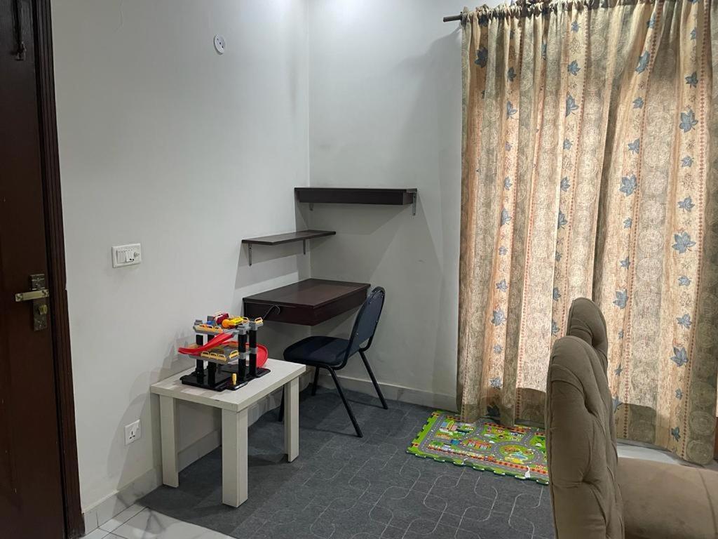 Grey Orchard Homestay - A Family Place Λαχόρη Εξωτερικό φωτογραφία